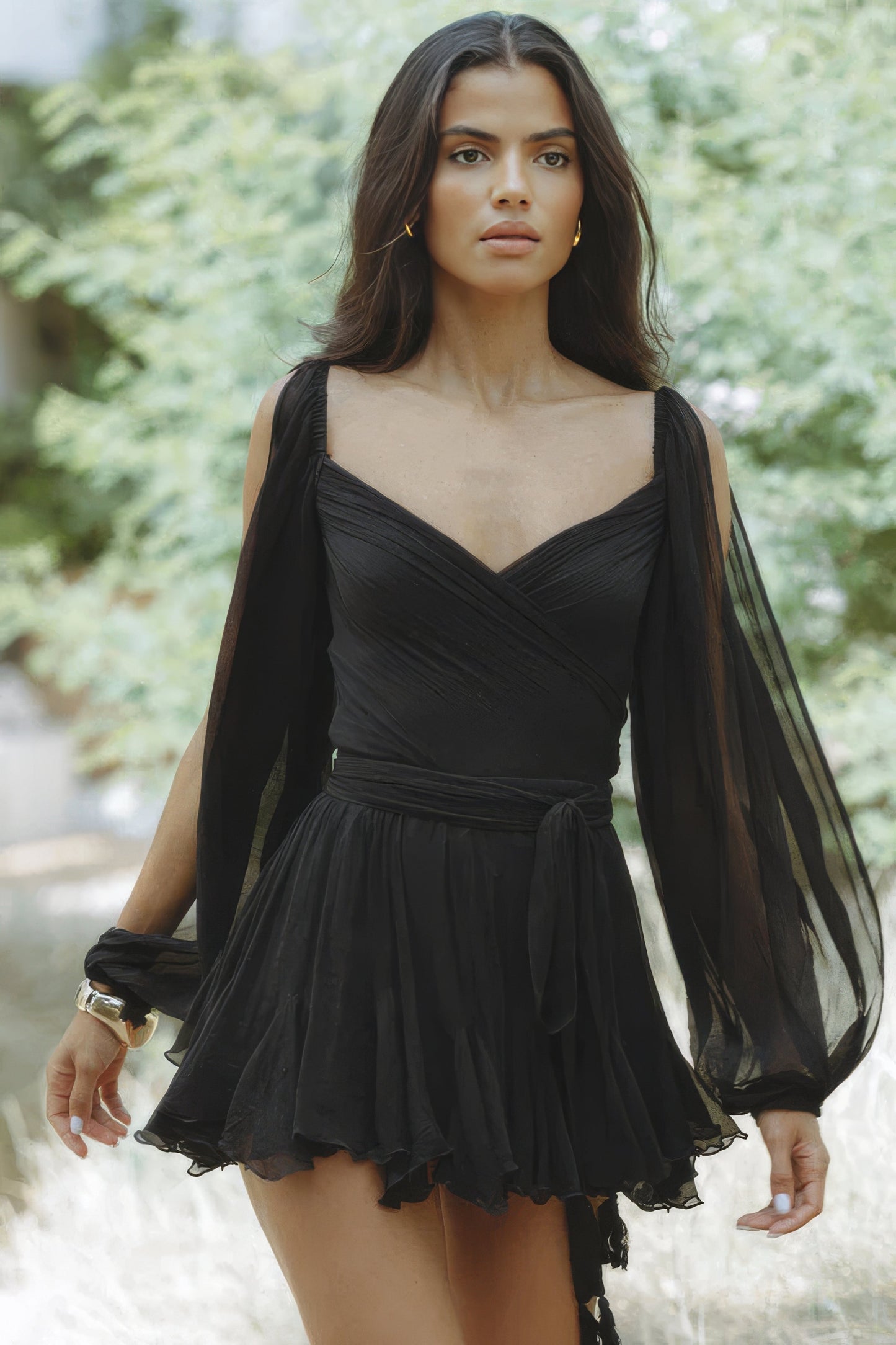 Alice Morrow™ Šaty s výstřihem do V