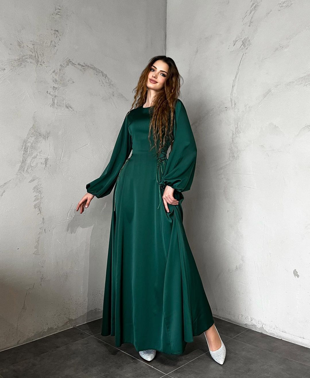 Carmela Gregori™ Elegantní dlouhé šaty s měkkými manžetami