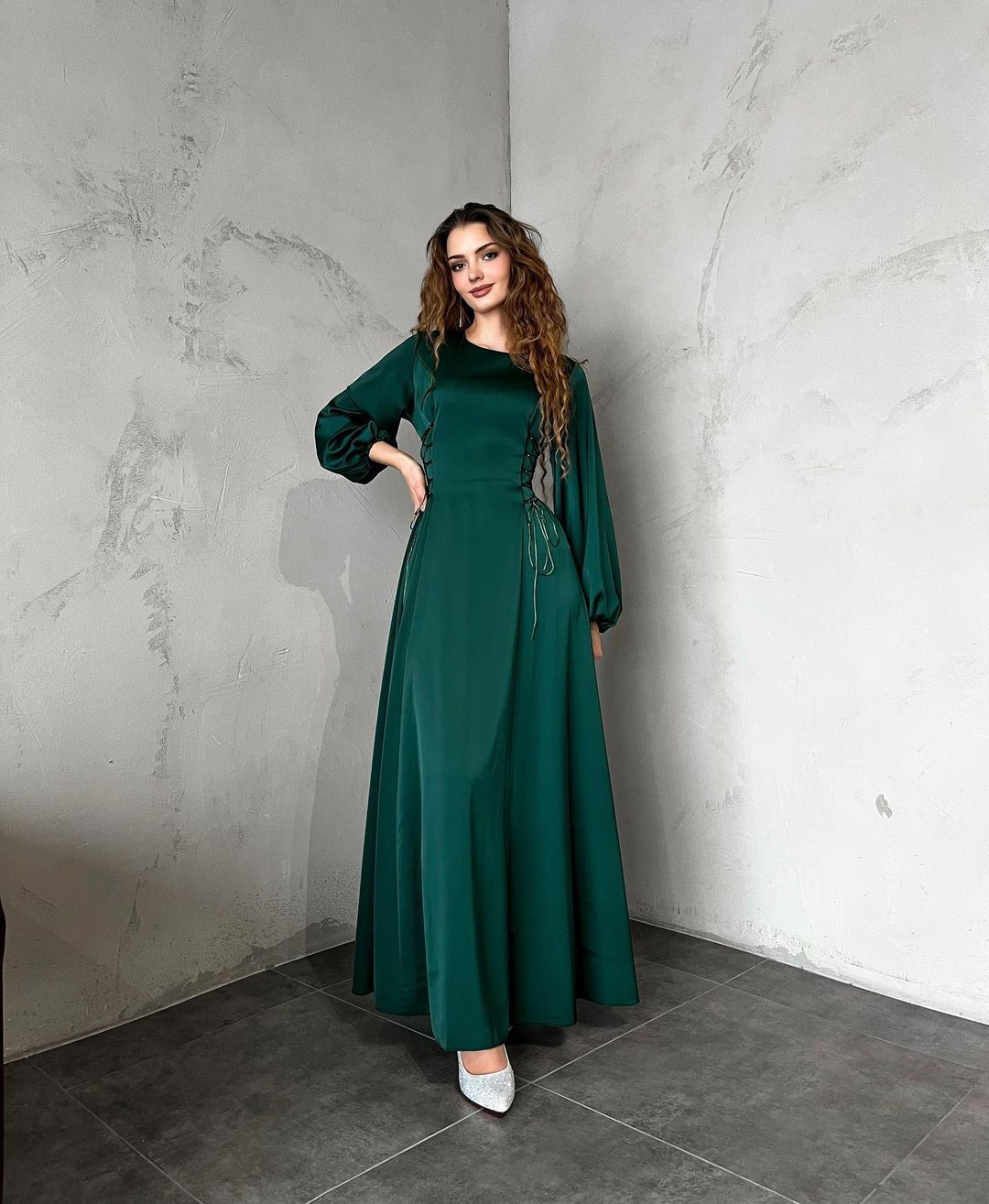 Carmela Gregori™ Elegantní dlouhé šaty s měkkými manžetami