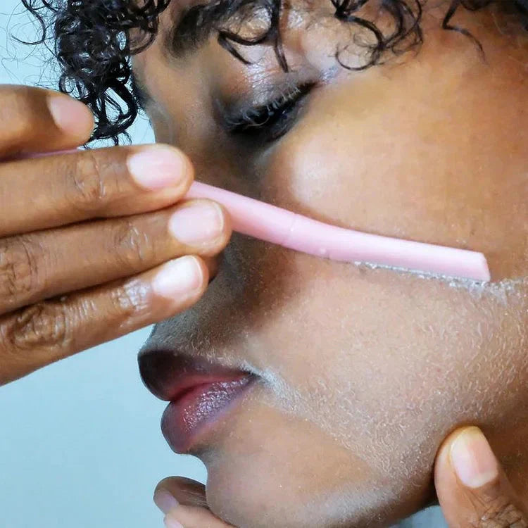 Derma Plane™ Sprej na odhalení chloupků na obličej a tělu + ZDARMA holicí strojky na obličej