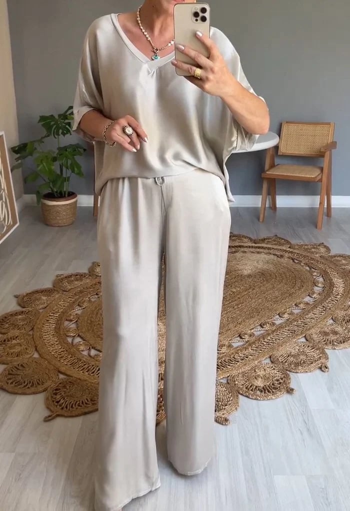 Eva Di Muro™ Dvoudílný set s výstřihem do V
