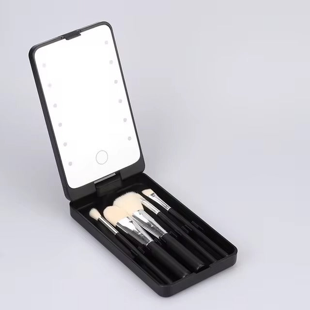 GlamPack™ Cestovní sada štětců na líčení se světelným zrcadlem LED