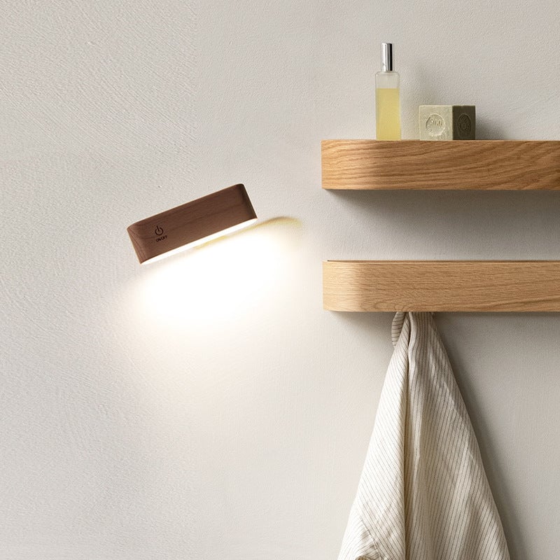 MagnaBeam™ Magnetická nabíjecí stolní lampa z masivního dřeva otočná o 360 stupňů