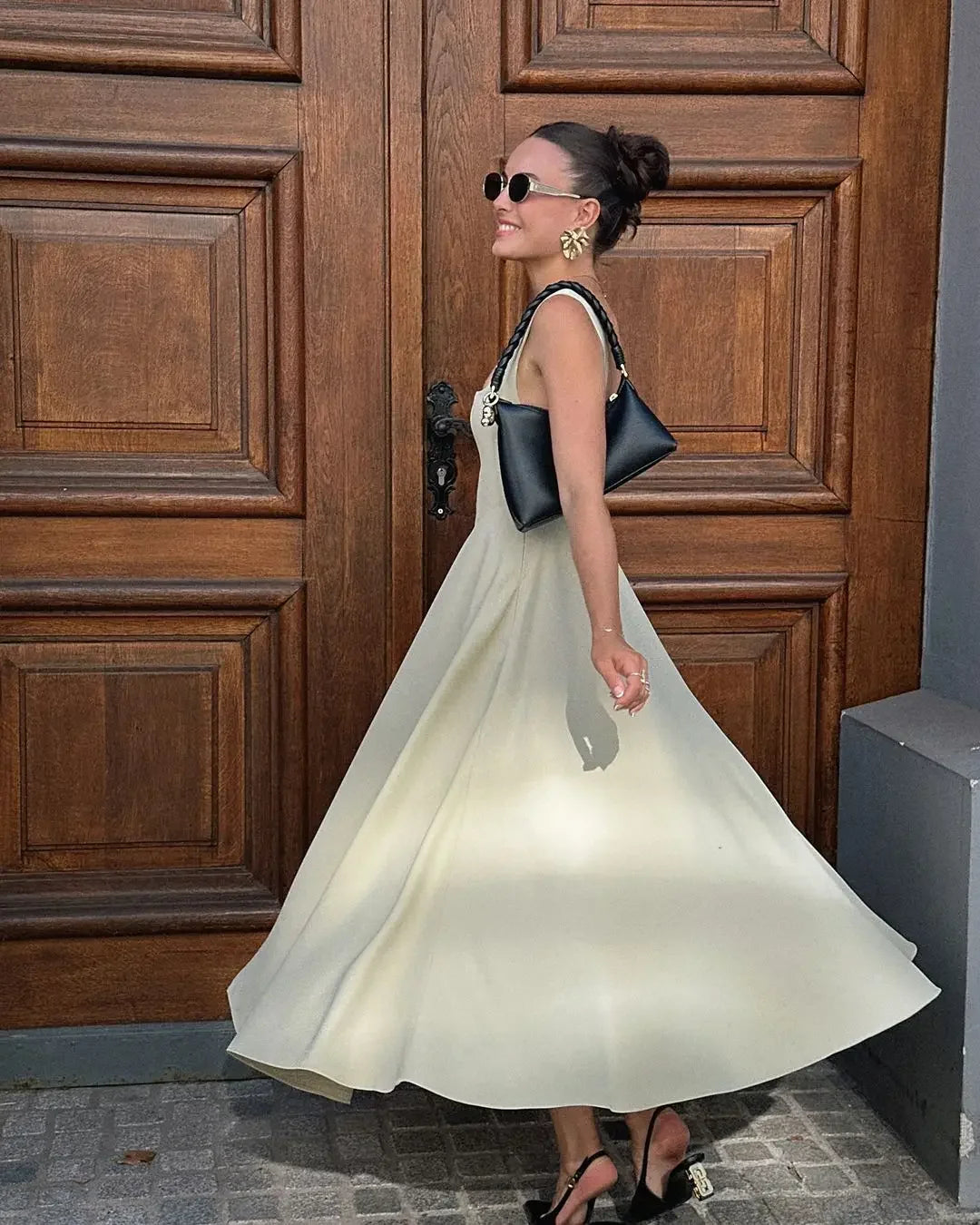 Michela Melino™ Midi šaty s nízkým pasem a čtvercovým výstřihem