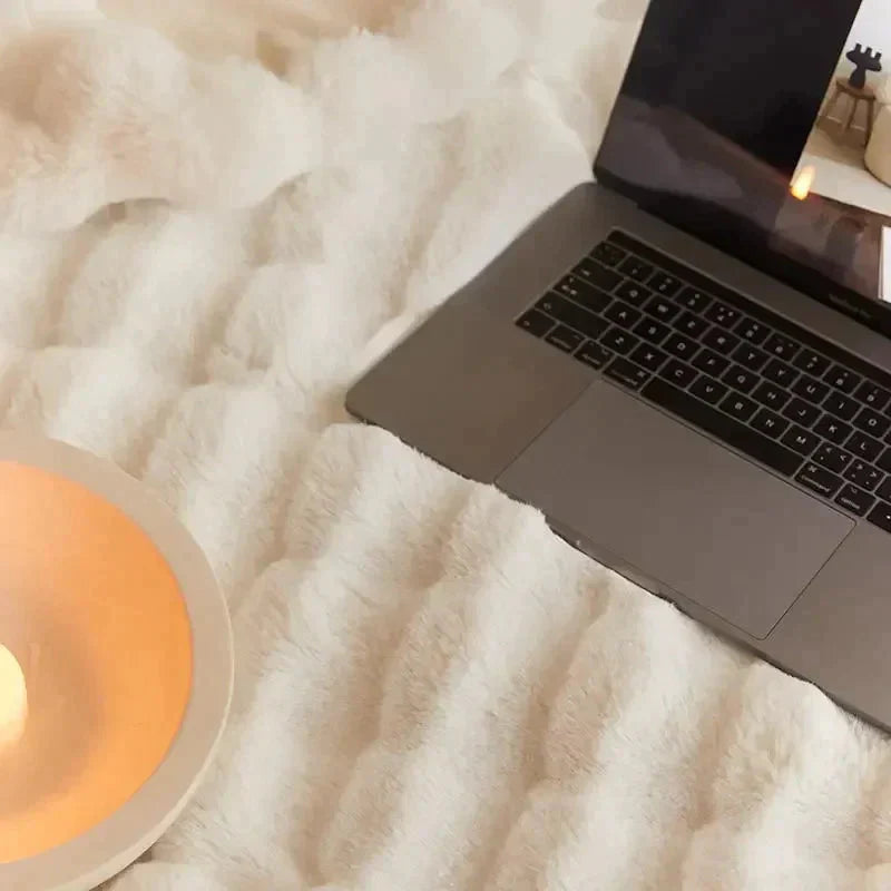 SnugNest+™ Teplá plyšová a měkká deka | Zahalte se do hebkosti!
