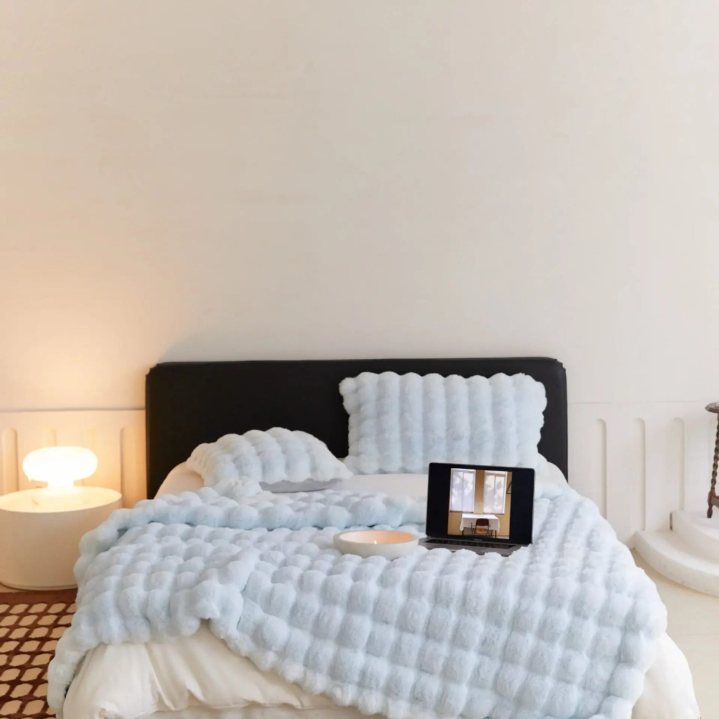 SnugNest+™ Teplá plyšová a měkká deka | Zahalte se do hebkosti!