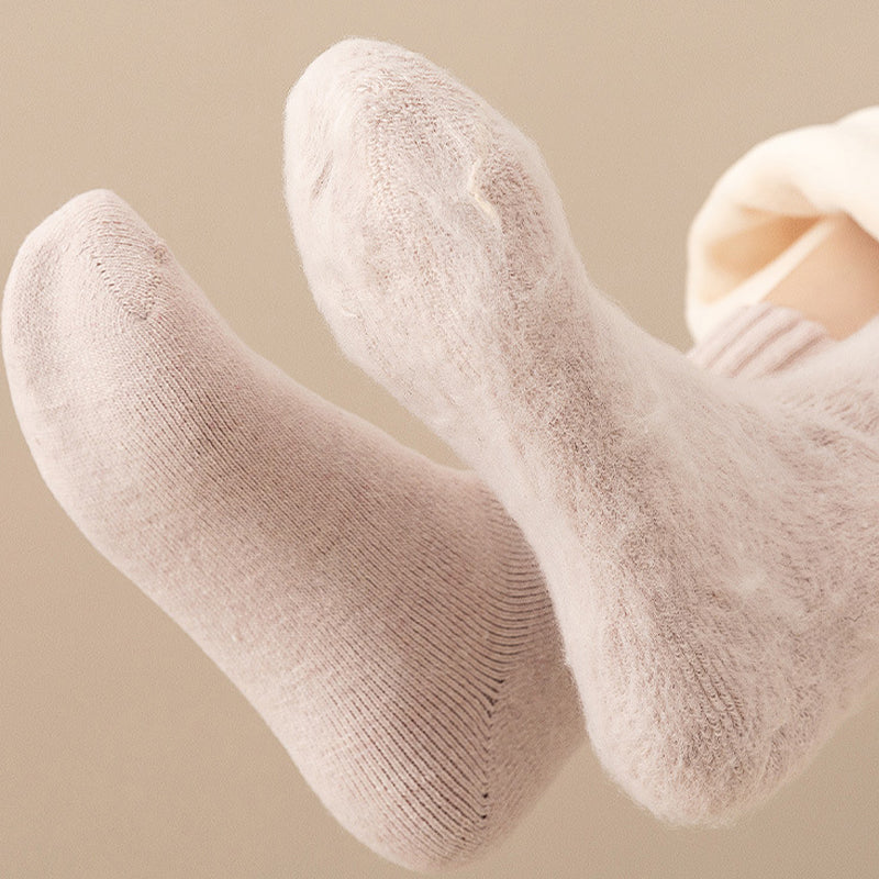 SnuggleStep™ Měkké fleecové ponožky pro hluboké zahřátí