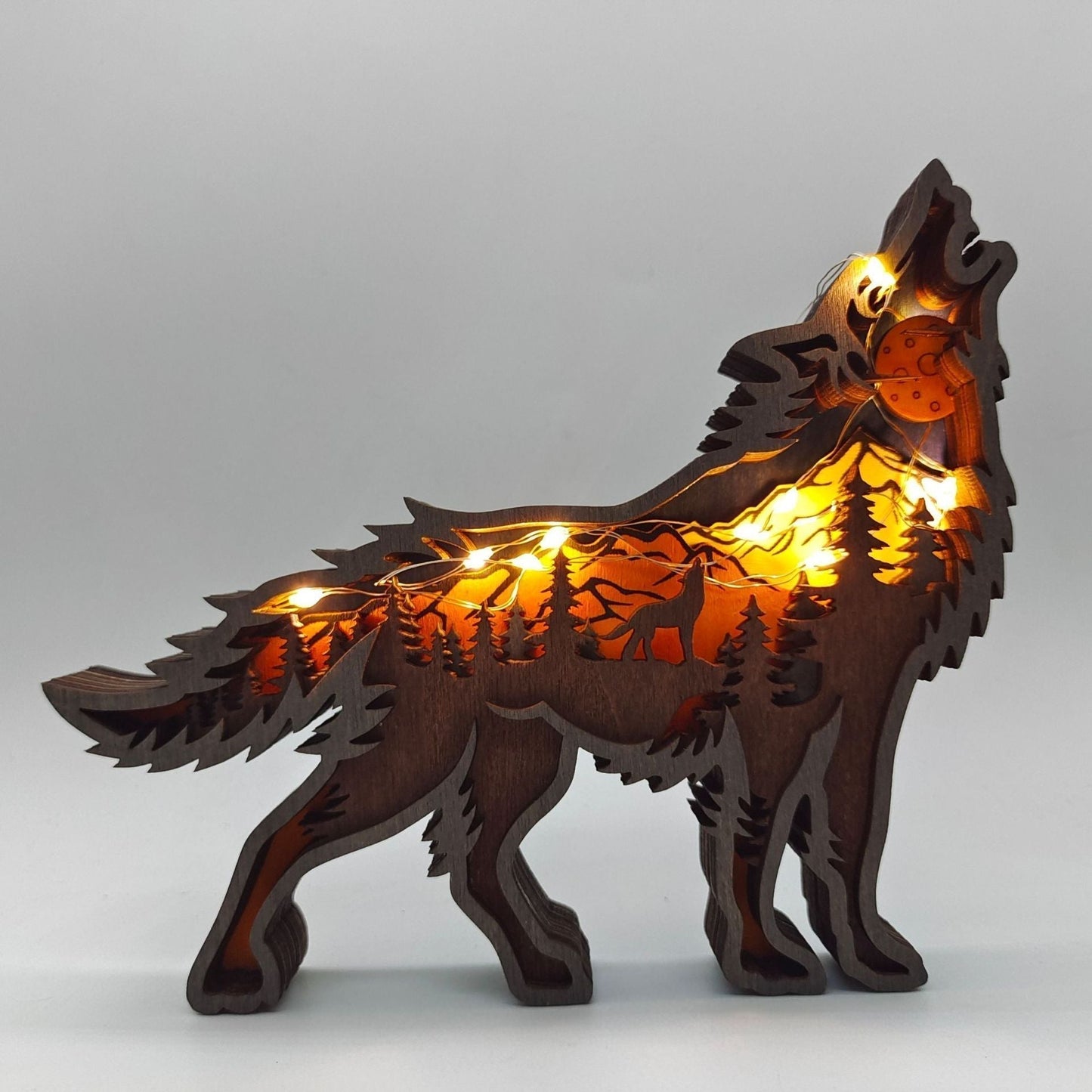 WoodyArt™️ Dřevěná vánoční LED dekorace se zvířecím motivem