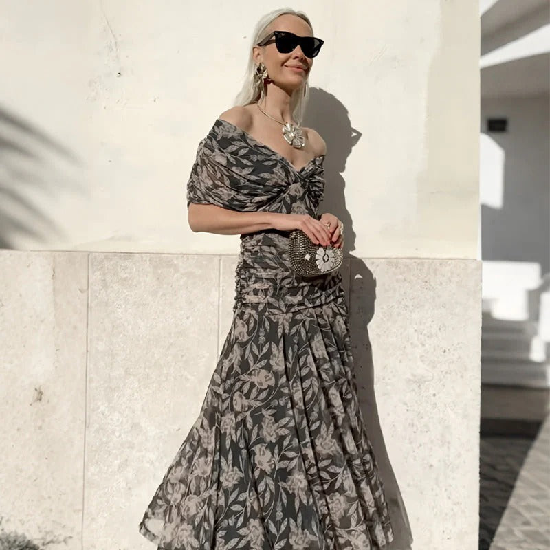 Enrichetta Bellori™ elegantní šaty s odhalenými rameny a potiskem