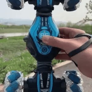 GestoRacer 2.0+™ RC kaskadérské auto s detekcí gest se světlem a hudbou | Zábava na. hodiny!
