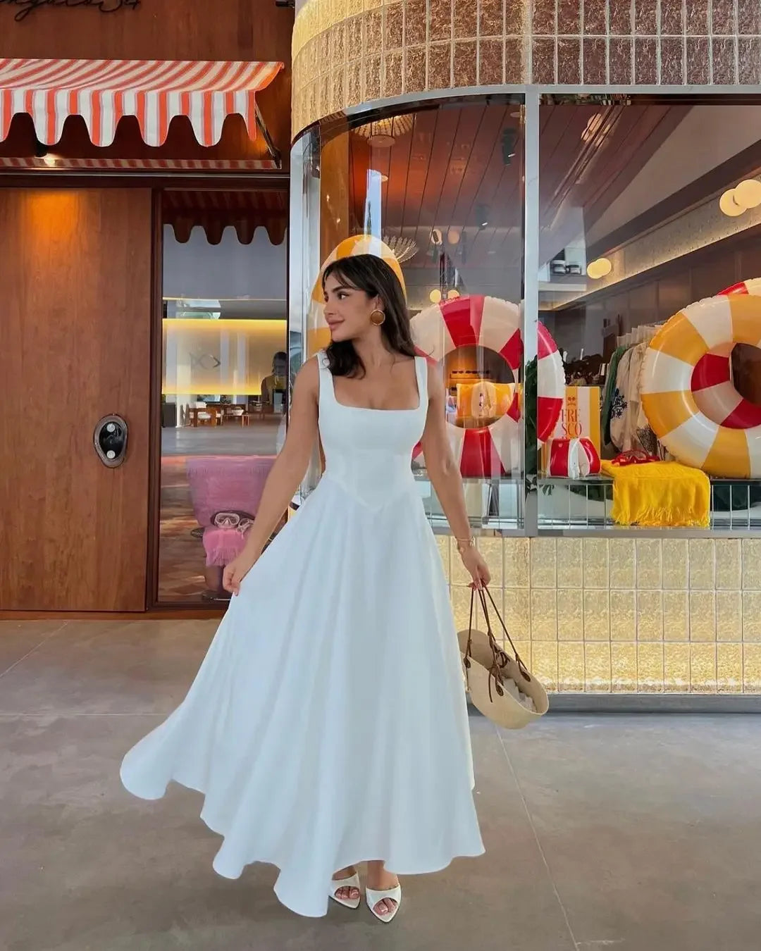 Michela Melino™ Midi šaty s nízkým pasem a čtvercovým výstřihem