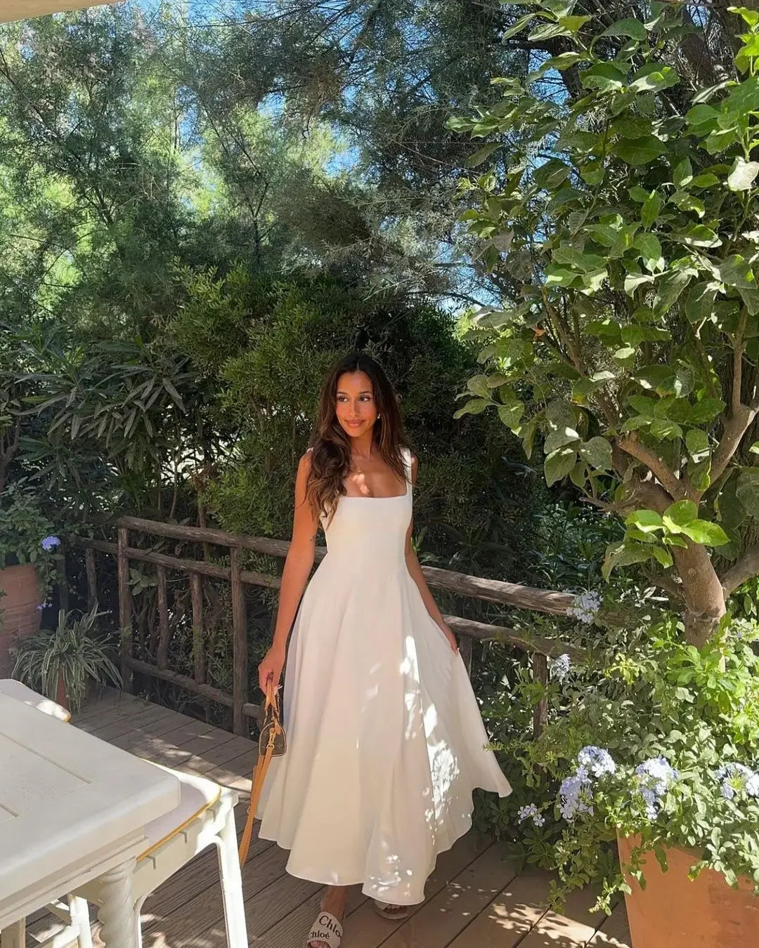 Michela Melino™ Midi šaty s nízkým pasem a čtvercovým výstřihem