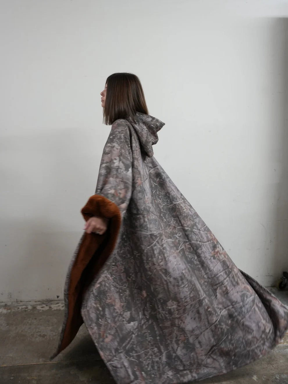 Neiva Mattia™ Lehký stylový přehoz s kapucí