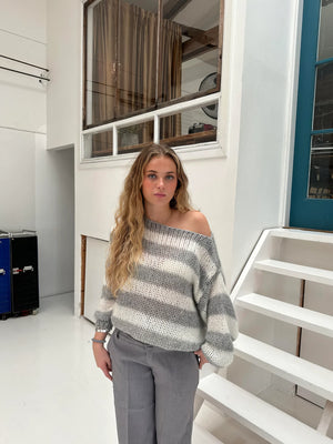 Šedá