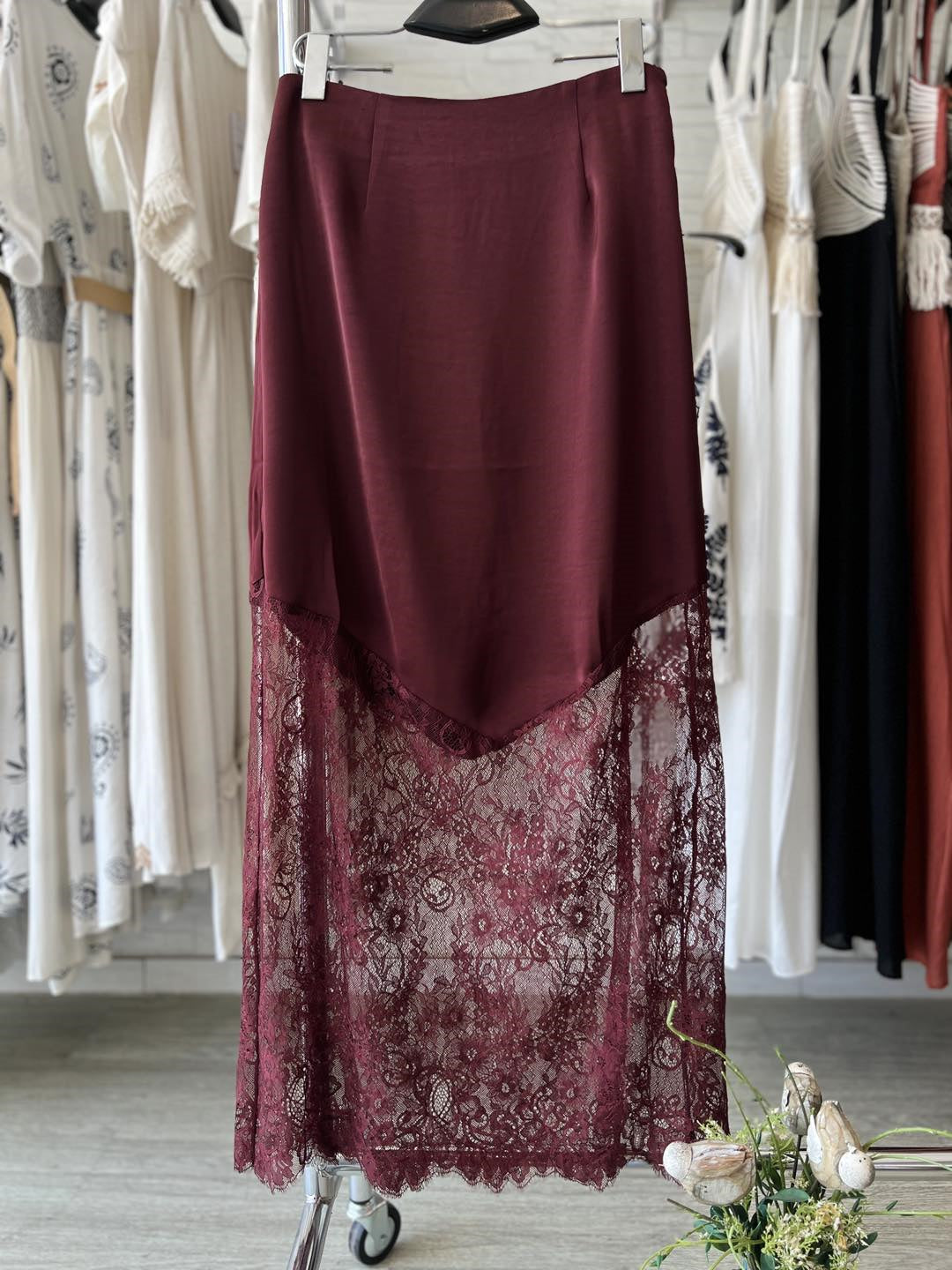 Sebastiana Canova™ Elegantní krajková průsvitná sukně v moderním stylu