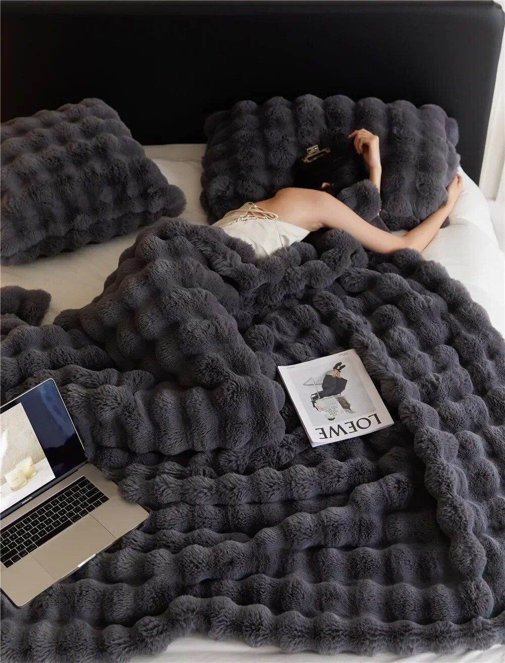 SnugNest™ Teplá plyšová a měkká deka