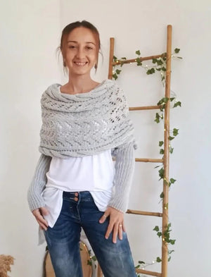 Světle šedá