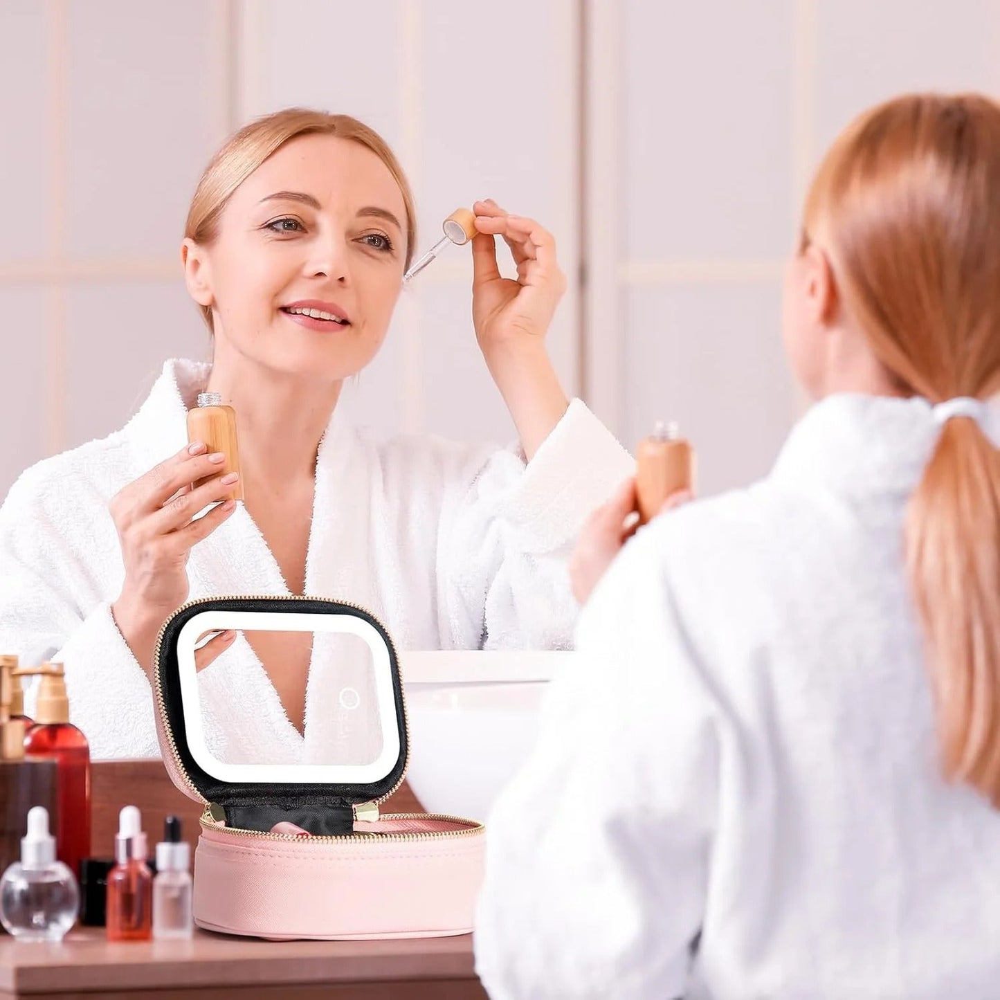 GlowKit Pro+™ Kompaktní kosmetická taška se LED zrcátkem