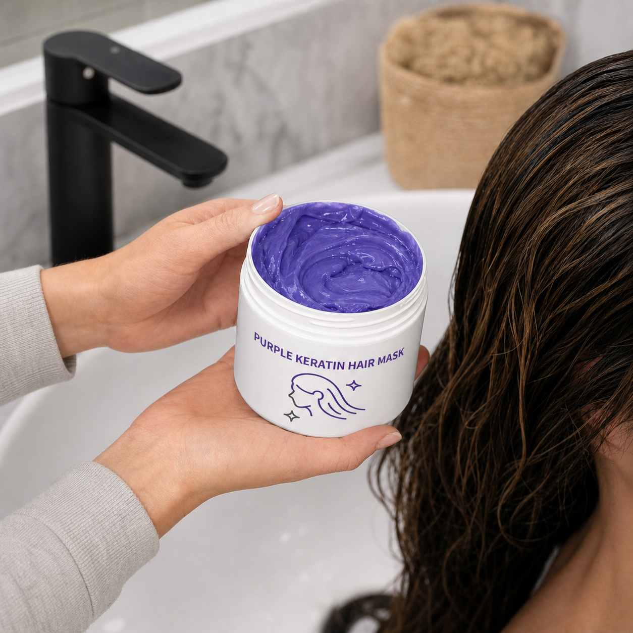 Keraglow™ Fialový tónovací šampon pro blond bez mosazných tónů