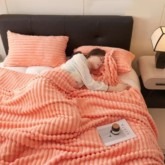 Plushella™ Plyšová deka s králíčkem pro útulné večery