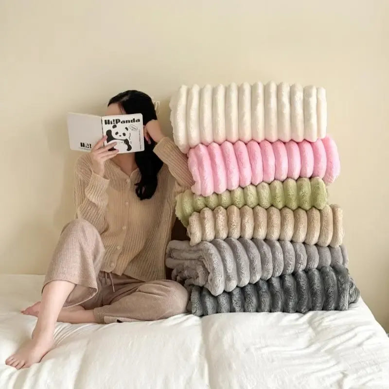 Plushella™ Plyšová deka s králíčkem pro útulné večery