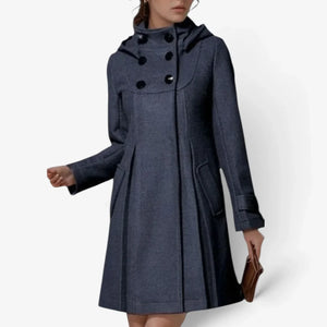 Tmavě šedá