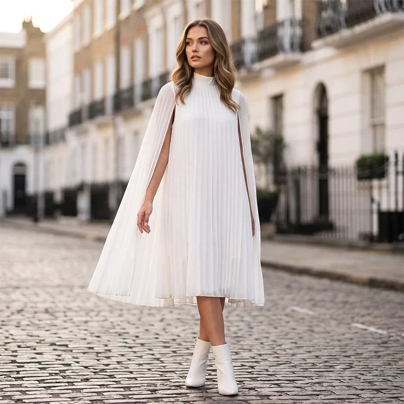 Zelinda Barchetti™ Elegantní skládané šaty s pelerínou pro bezstarostný styl